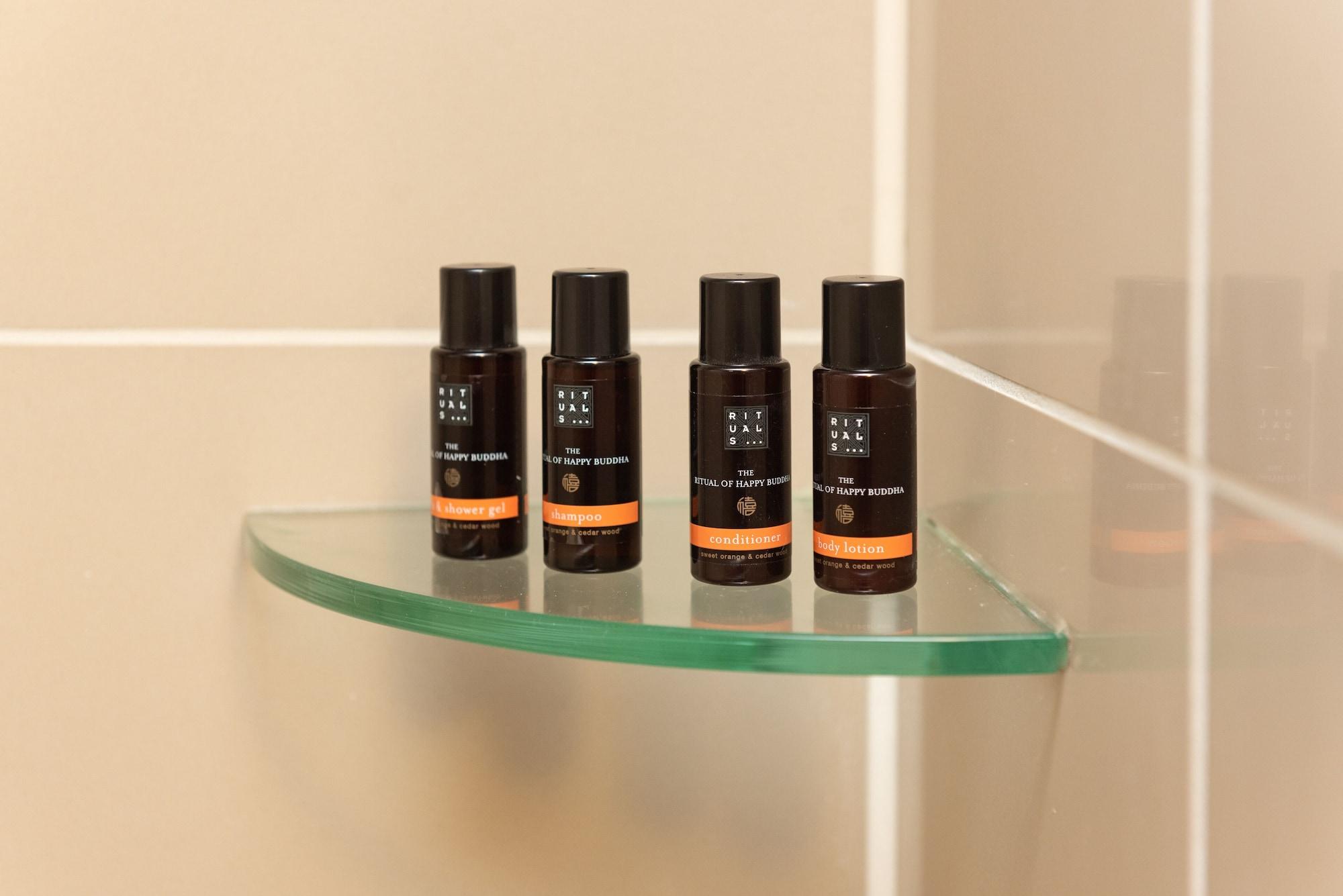 Vr Takapuna Όκλαντ Εξωτερικό φωτογραφία A selection of the hotel's branded toiletries