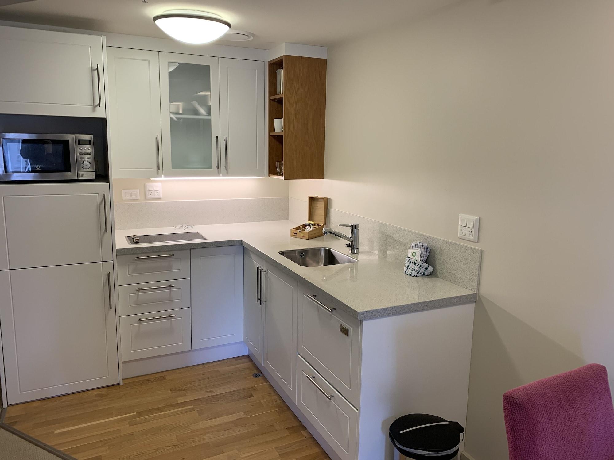 Vr Takapuna Όκλαντ Εξωτερικό φωτογραφία A typical kitchen in a student apartment