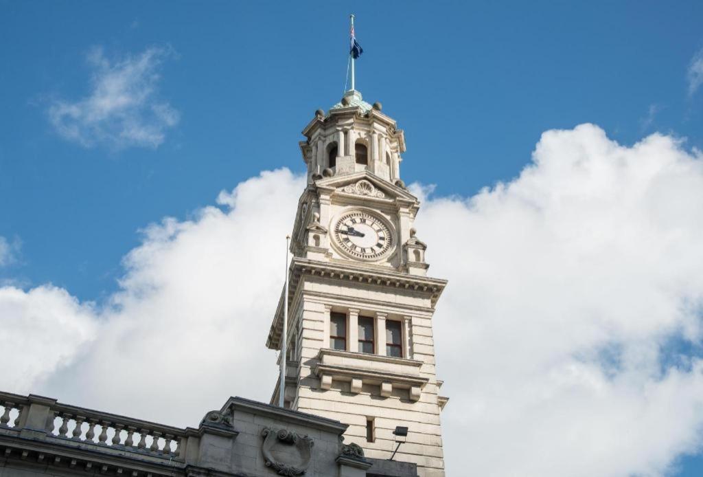 Vr Takapuna Όκλαντ Εξωτερικό φωτογραφία The clock tower